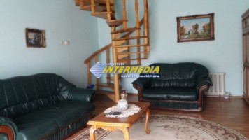 vila-de-vanzare-in-centru-6-camere-3-garaje-5